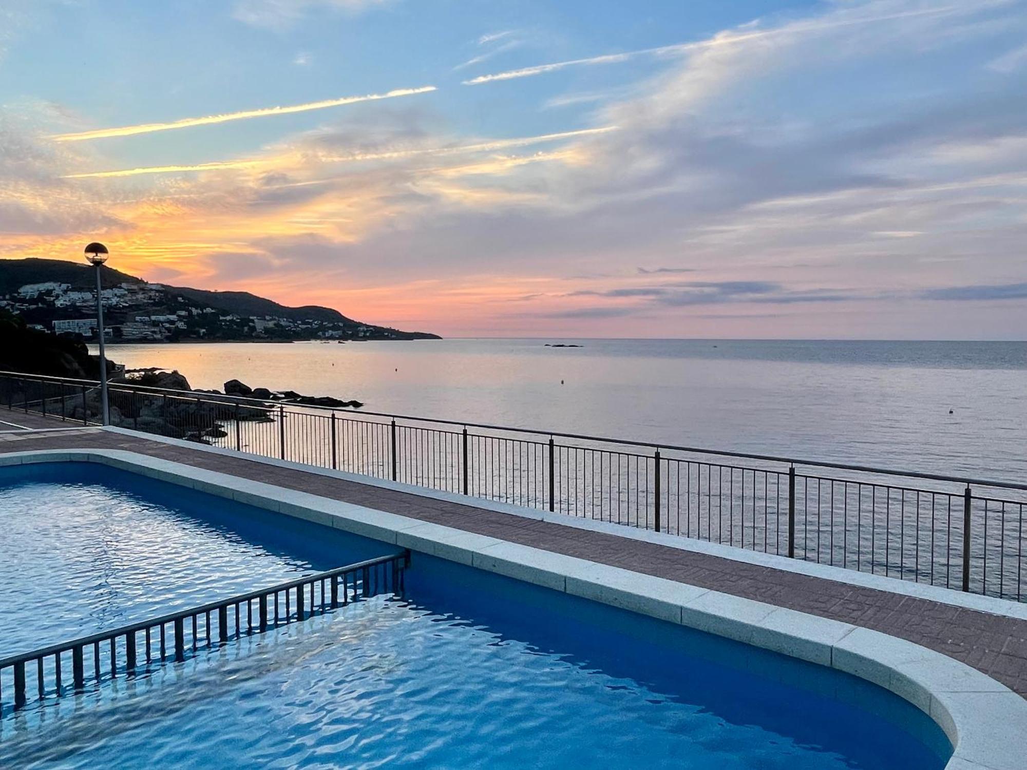 Magnifique Appartement En Front De Mer, Caneylles โรเซส ภายนอก รูปภาพ